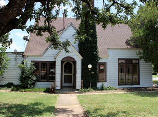 1407 W Walker St, Breckenridge, TX 76424