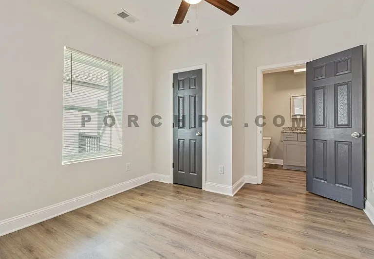 49 E 16th St SW #B — Photo 29