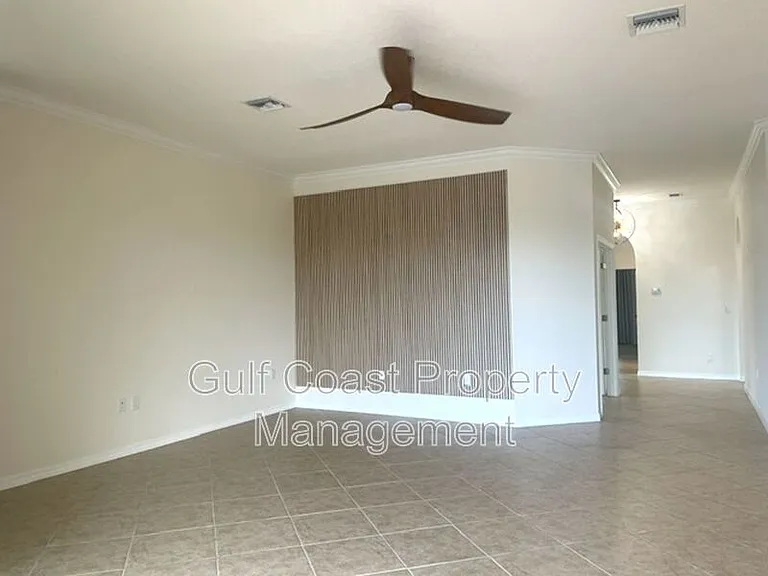 10485 Crooked Creek Dr — Photo 12