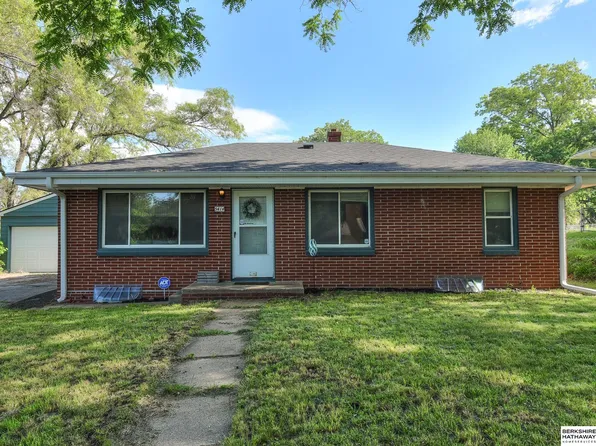 5414 Jaynes St, Omaha, NE 68104