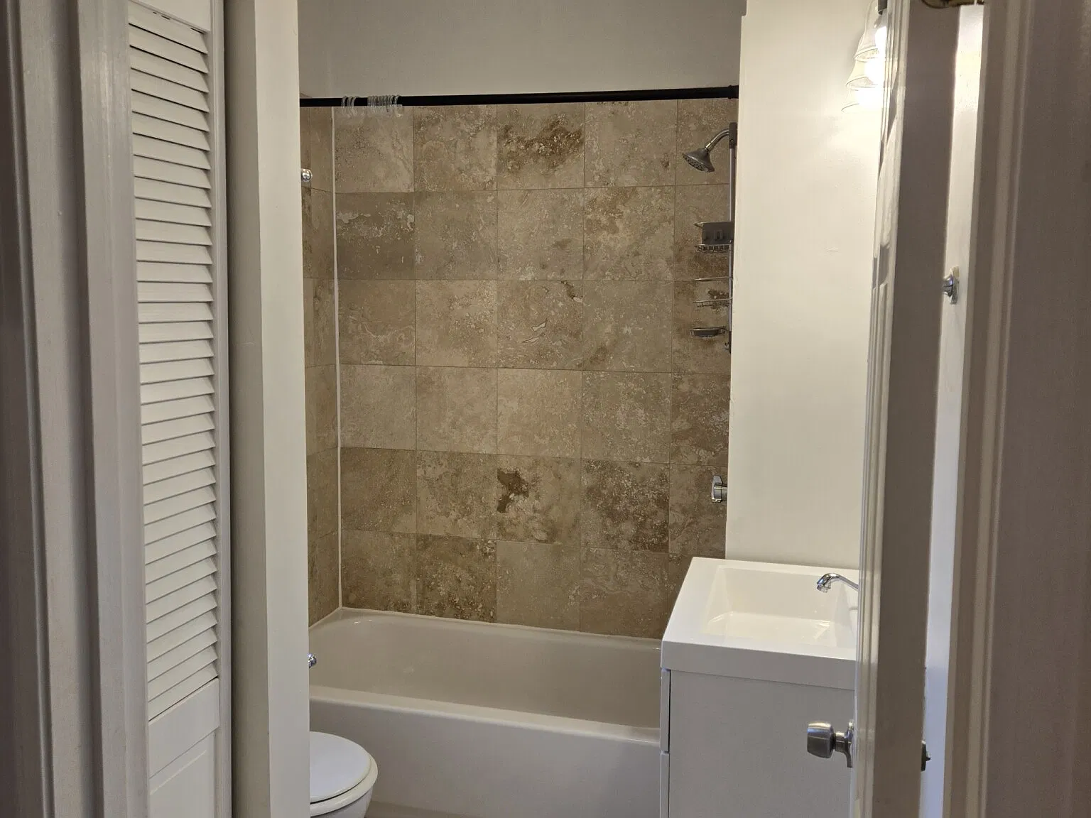 2 bed, 1.0 bath, $2,800 — Photo 4