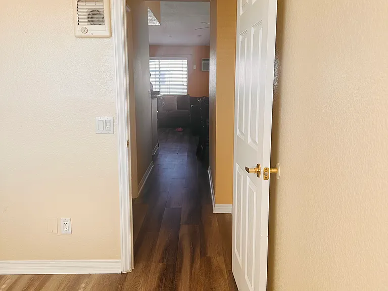 4218 Van Dyke Ave #3 — Photo 9
