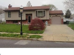 1711 Forest Dr, Williamstown, NJ 08094