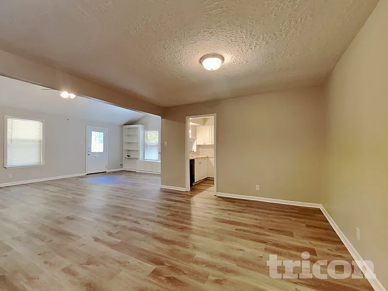 13307 Venice Cir — Photo 4