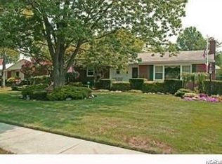 1887 Brainard Rd, Lyndhurst, OH 44124