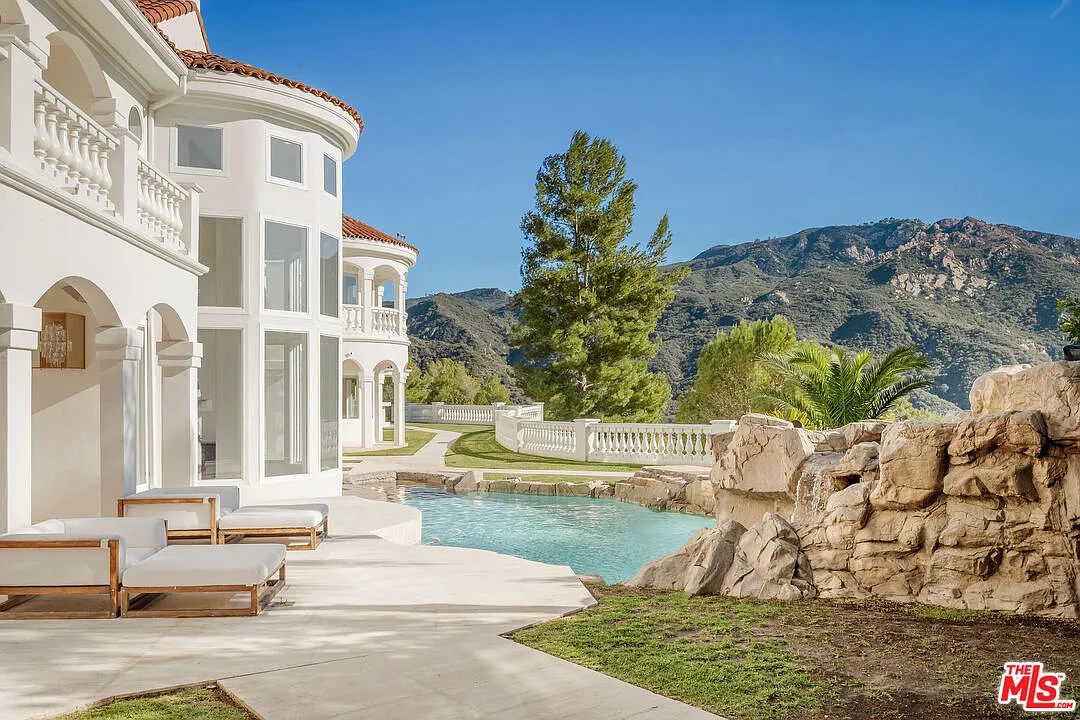 6 bed, 6.0 bath, 7547 sqft, $49,999 — Photo 4