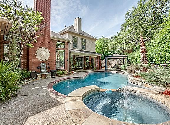 3rd image of 345 Craig Cir