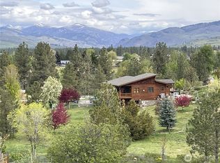 35 Snowberry Ln, Winthrop, WA 98862