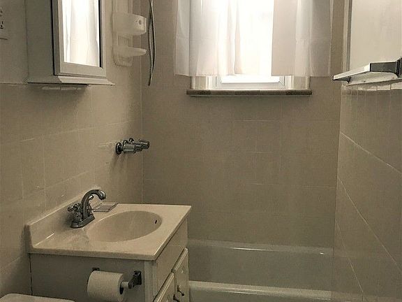 5th image of 2357 32nd St #2