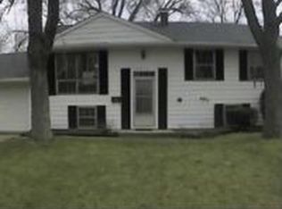 15527 S Muir Dr, Lockport, IL 60441