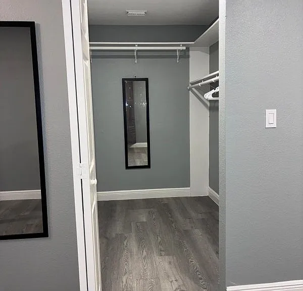 7910 Hawk Park — Photo 5