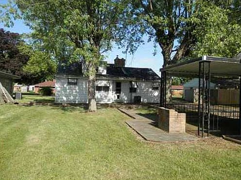 1st image of 101 Oak St