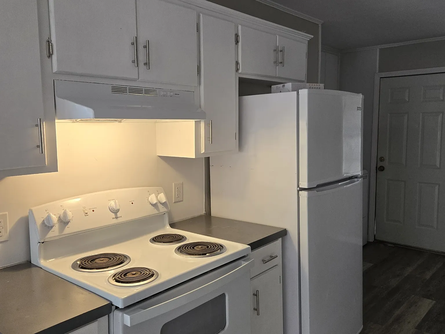 2 bed, 800 sqft, $800 — Photo 2