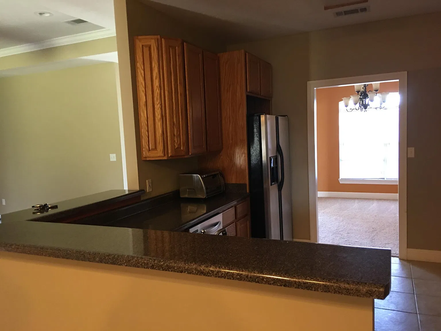 4 bed, 2751 sqft, $160 — Photo 3
