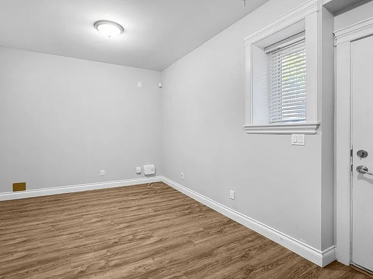 2765 E 54th Ave — Photo 5