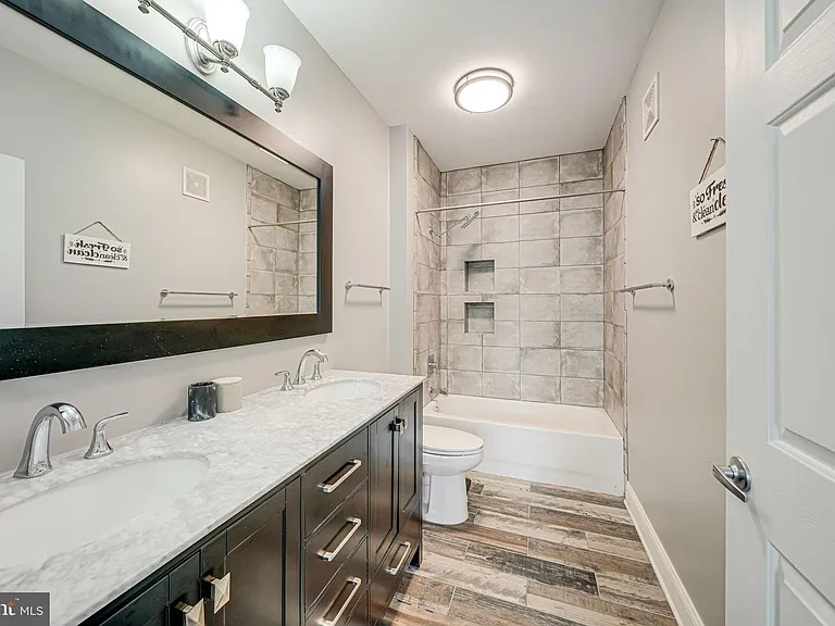 801 S Greenbrier St #113 — Photo 18