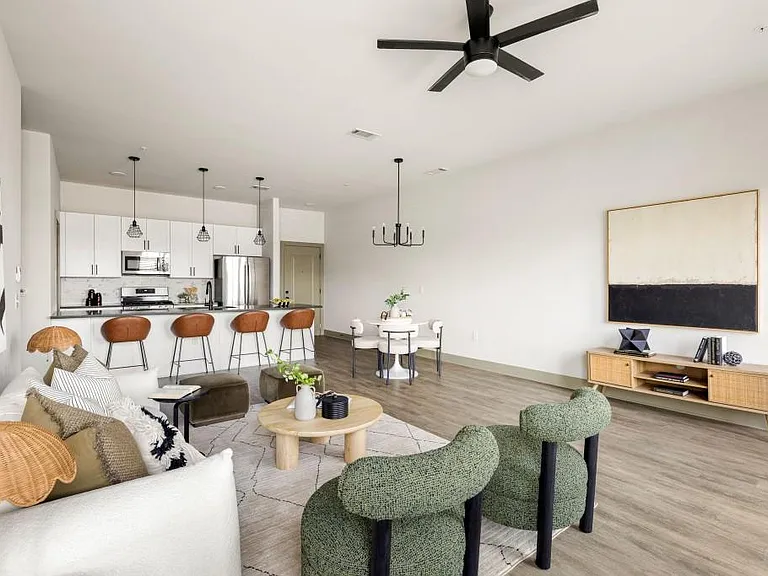 764 Memorial Dr SE #15 — Photo 4