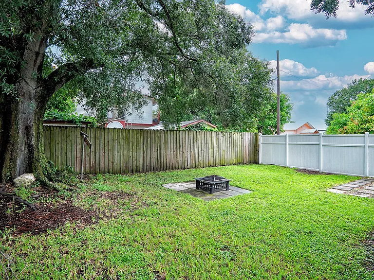 2413 Marconi St — Photo 26