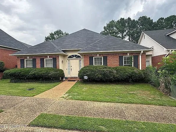 30 Village Green Cir, Jackson, MS 39211