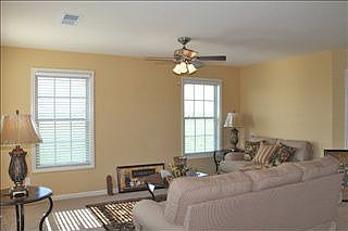 5th image of 537 Cady Dr