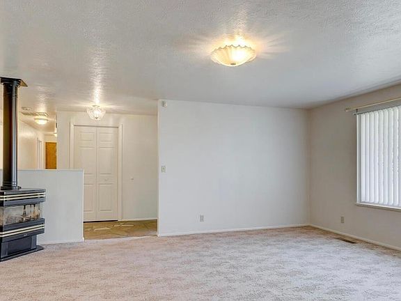 4th image of 6121 E Amity Ave