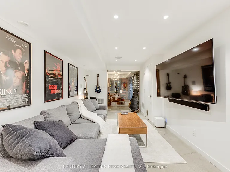 81 Dagmar Ave — Photo 48