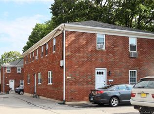 1193 Hope St APT 1, Stamford, CT 06907