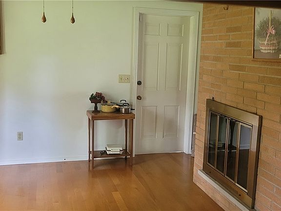 5th image of 6359 Balsam Dr