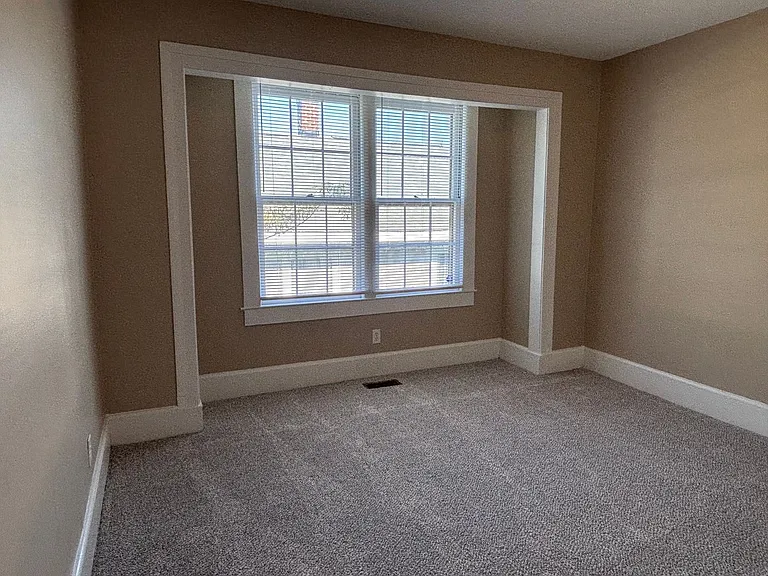 206 E Whittington St — Photo 9