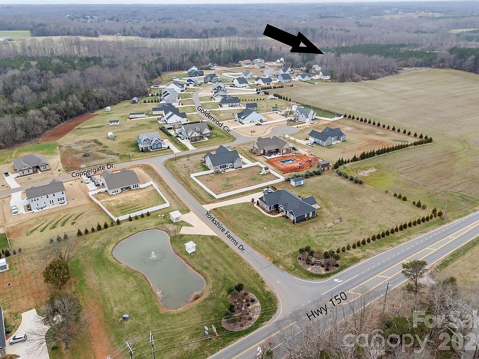 1st image of 250 Goldenrod Cir