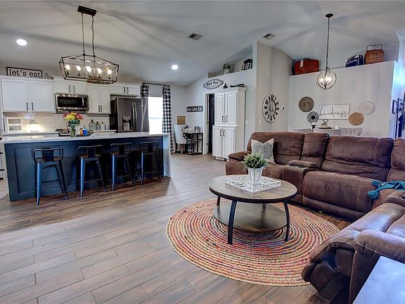 3rd image of 305 FAIRFIELD DRIVE