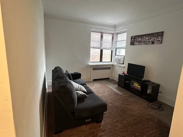 3000 Valentine Ave #3E — Photo 9