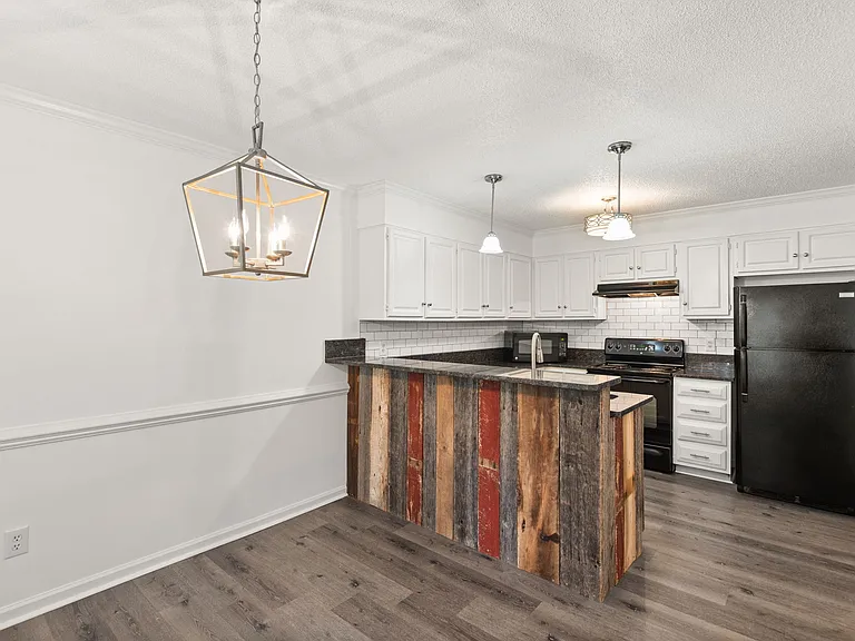 5018 Marigold Way — Photo 4