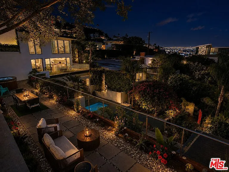 8380 Hollywood Blvd — Photo 9