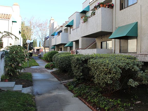 2nd image of 721 Park Shadow Ct