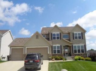 1720 Quail Ridge Rd, Cedar Falls, IA 50613