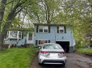 28 Applewood Dr, Meriden, CT 06450
