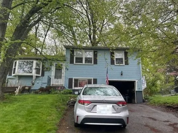 28 Applewood Dr, Meriden, CT 06450
