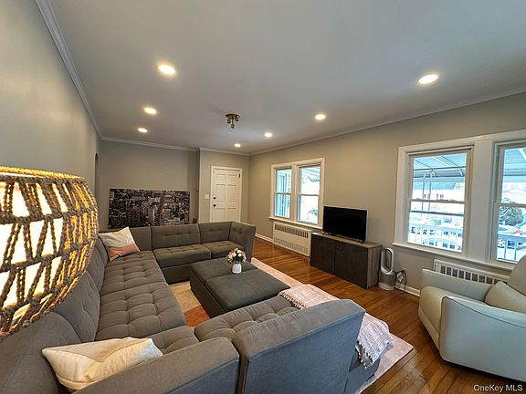 4th image of 149 W Market Street