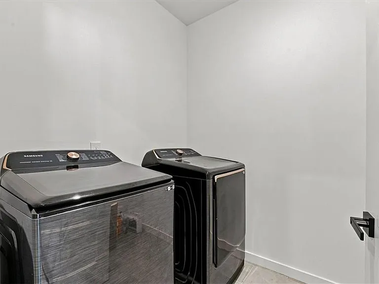 1077 Glen Opal Dr — Photo 30