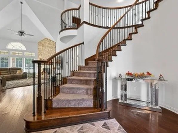 416 Shadow Creek Dr, Desoto, TX 75115