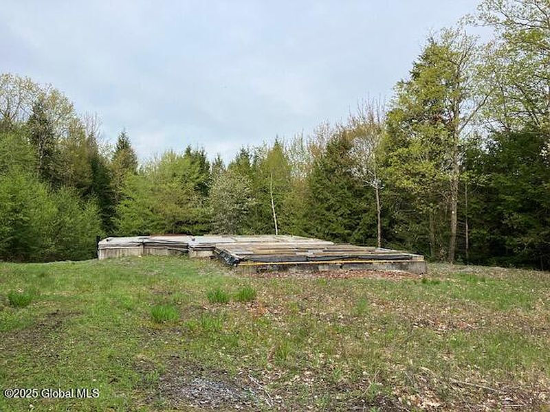 2nd image of 90 Indian Summit Drive