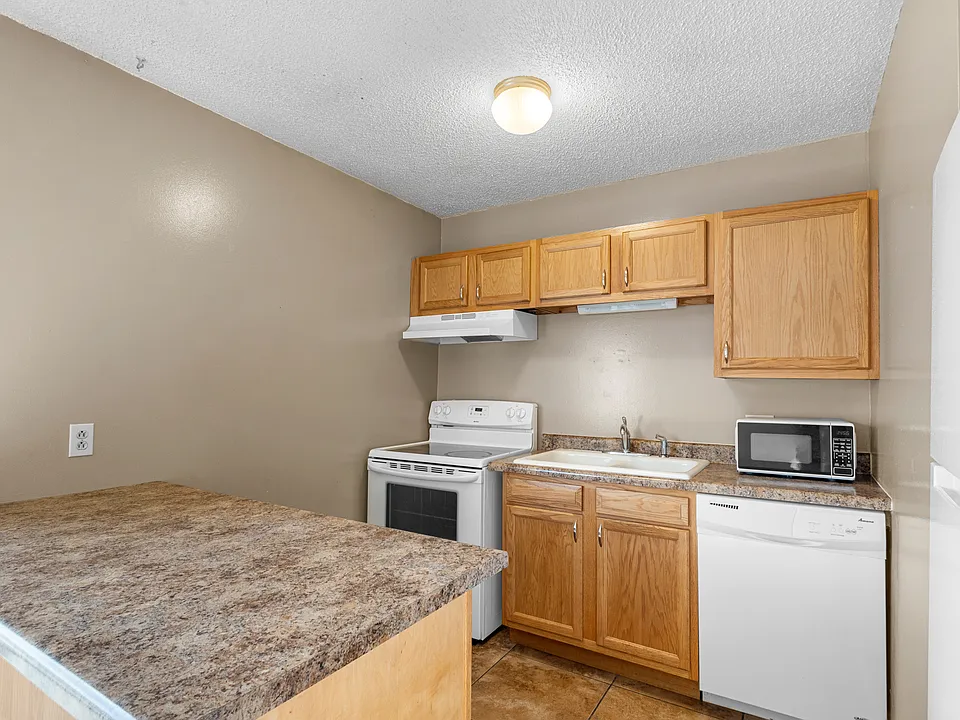 715 Allison Ave #11