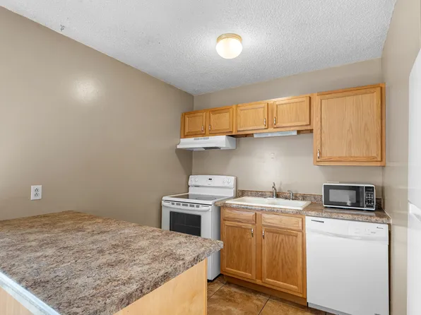 715 Allison Ave APT 11, Manhattan, KS 66502