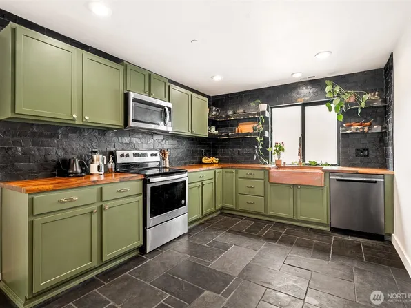 1349 Hudson Street, Dupont, WA 98327