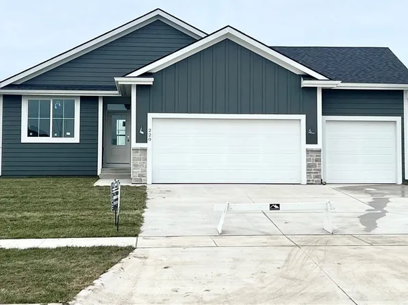 220 13th St NW, Bondurant, IA 50035