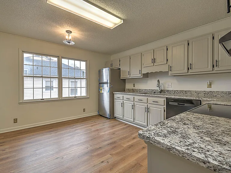 424 W Maple St #2 — Photo 18