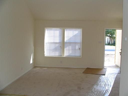 3rd image of 229 MAYFIELD BLVD