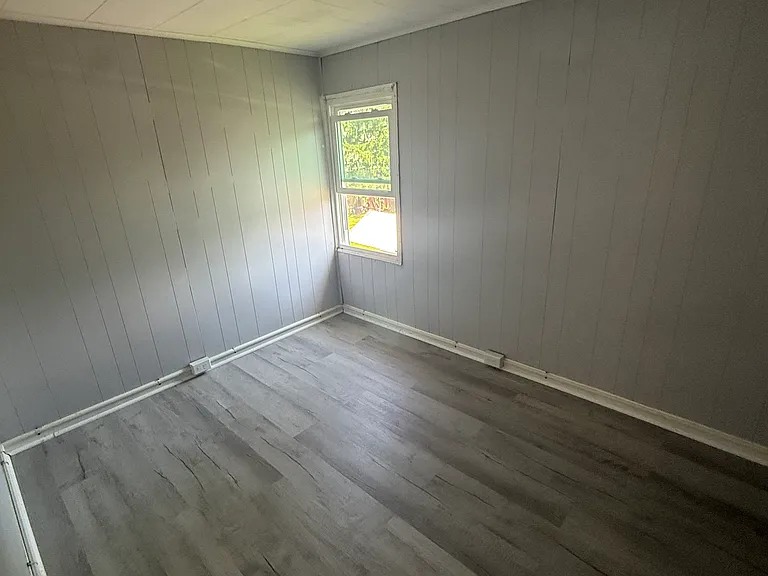 1030 Snyder Ave — Photo 6