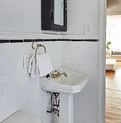 105 E 35th St #4 — Photo 21